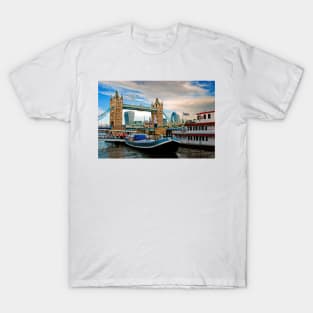 Tower Bridge River Thames London T-Shirt